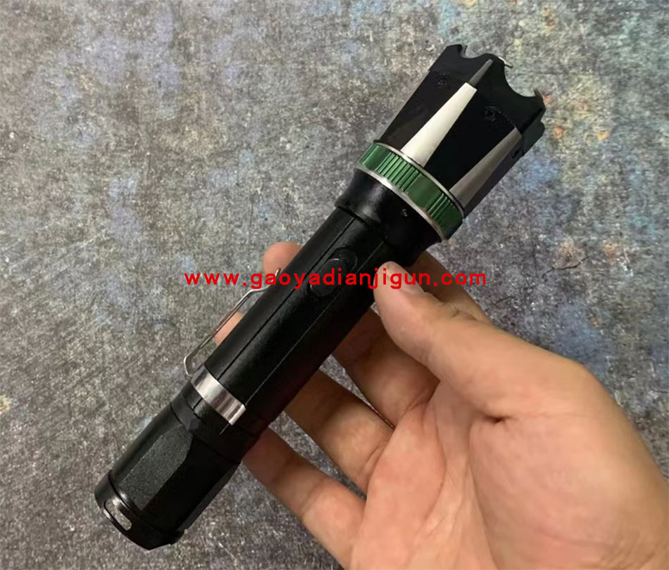 黑鹰6610高压电击棒